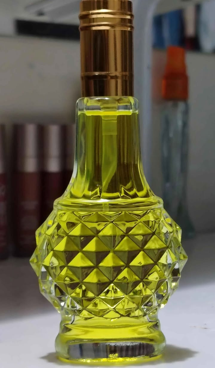 عطرين + توصيل مجاني
اذا تطلب كمية يجيك عطر هدية
ما عجبج العطر لا تستلمي

عطور نسائية
تزيدك انوثة
عطور للمتزوجات النجف, العراق


**إذا كنت صاحب هذا الإعلان وتريد حذفه لأي سبب، رجاءا أرسل رسالة إلى الدعم الفني**