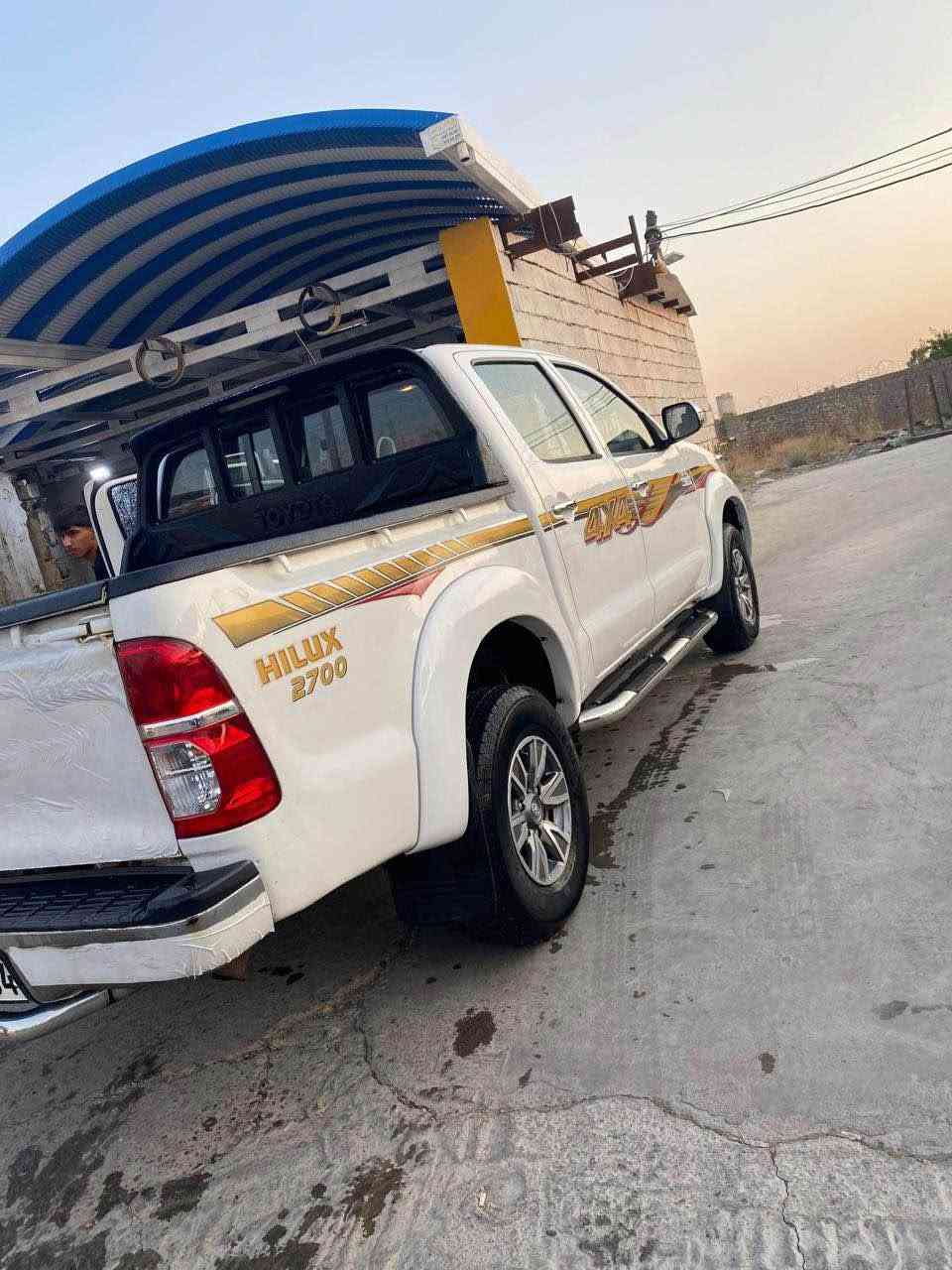 مرزيه گاز مؤديل ٢٠١٤ ناو سؤر سه ياره كه هه موو گيانى به شه رته ره مو ژينگه ى هه مووى نويه به ناوى خؤمانه تايه تازه يه 
كير و مه كينه به شه رته ته بريت به شرت يه ك بارجى سبوخه ٤ جى تحديل هه يه دواى ١٦٥$ كه ميك مه جالى براينه تيدايه *********** أربيل, العراق
