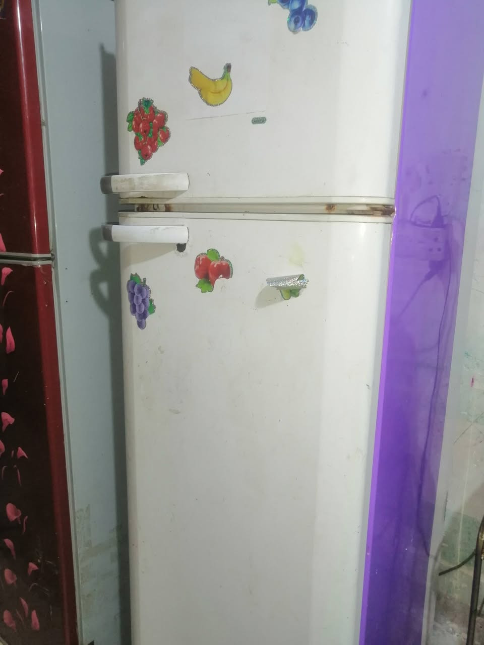 غراض نضيفات للبيع طباخ نضيف ٣٥ وبي مجال قليل وثلاجه ٦٠ شغاله وبيها مجال وغساله تغسل وتنشف ٣٠ نضيفه الاتصال علرقم التالي ***********
