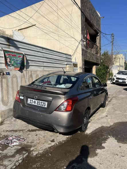 السلام عليكم .. نيسان صني للبيع موديل 20 
ماشية 91 الف  
كير ومكينة مكفولات بيها كم قطعة بارد و طخات و رصعة خفيفة بالباب الخلفية مال سايق بدون حادث قوي .. رقمها بغداد و تحويل مباشر ، السعر 106 للتواصل على الخاص او واتساب ***********
