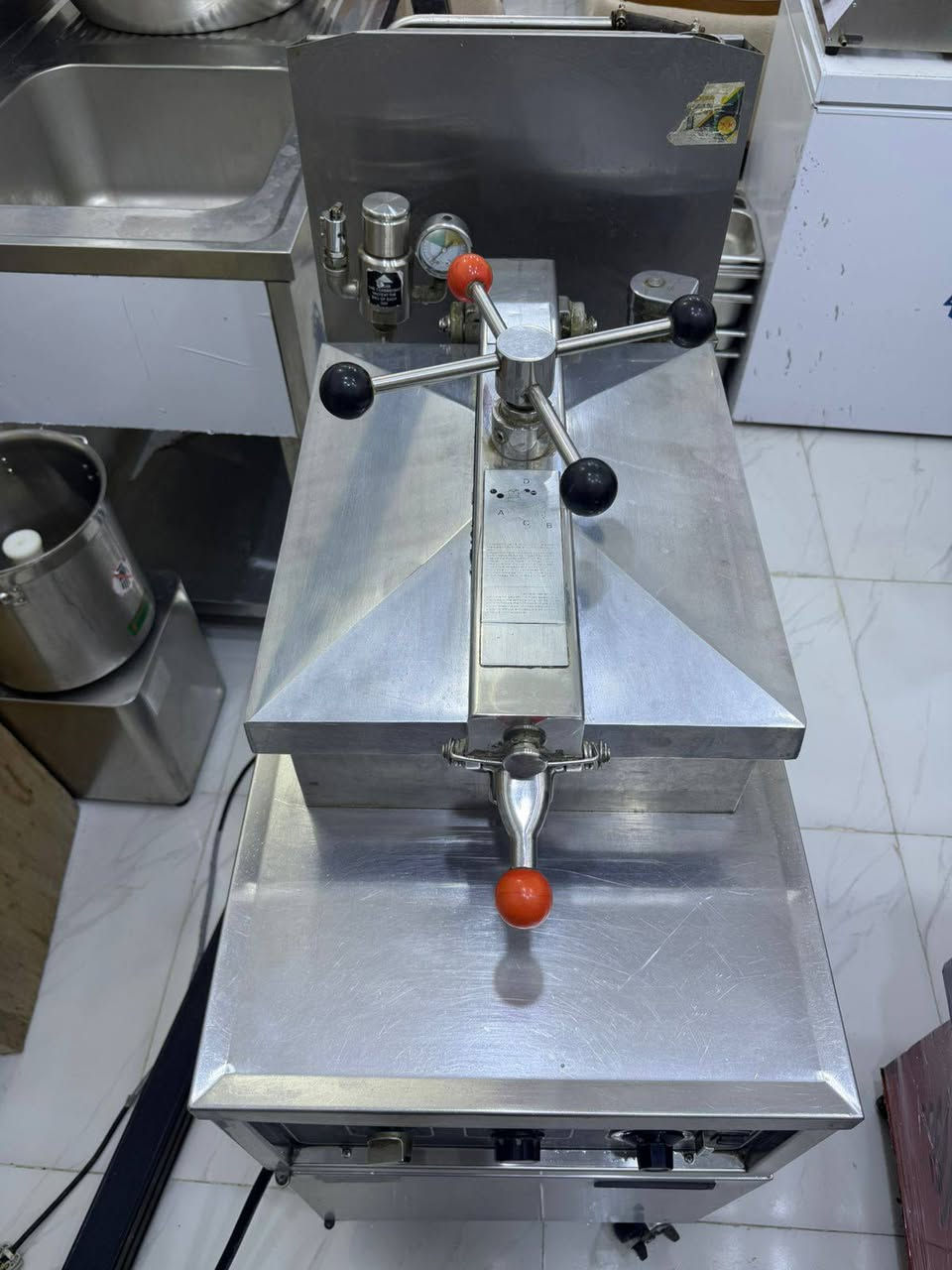 للبيع قلايه مقرمشات جدر ضغط نضيفه جداً
***********
