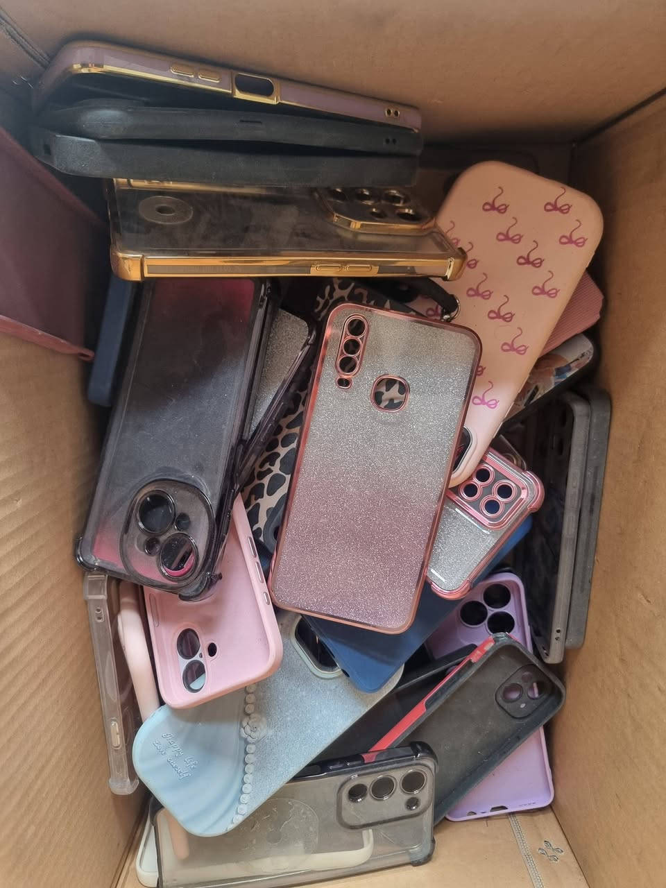 مجموعه غراض امزون باقي للبيع كلشي بسعر مناسب
***********
