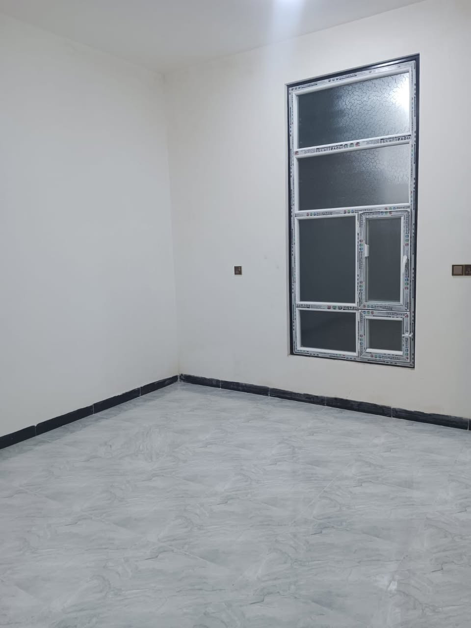 🏡 مشتمل للبيع فرصة مميزة

طابو صرف بسمي (تحويل ثاني يوم)

📍 العنوان: الفلوجة – حي الشهداء (الامين) قرب ابو عبدالله

📐 المساحة: 125 متر مربع
📏 الأبعاد:

- الواجهة: 6.25 متر
- العمق (النازل): 20 متر
 رقم العقار 20053

🛣️ الشارع: 10 متر
💡 تتوفر جميع الخدمات (ماء، كهرباء، وغيرها)

💰 السعر:82 مليون (قابل للتفاوض)

📞 للاستفسار والتواصل: ***********

فرصة جيدة للسكن أو الاستثمار ✨
