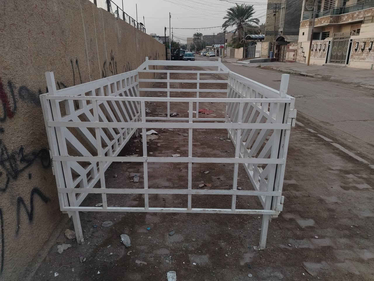 للبيع محجر مال فحل تفصال نضيف جدا العنوان بغداد الشعب رقم الهاتف ***********
