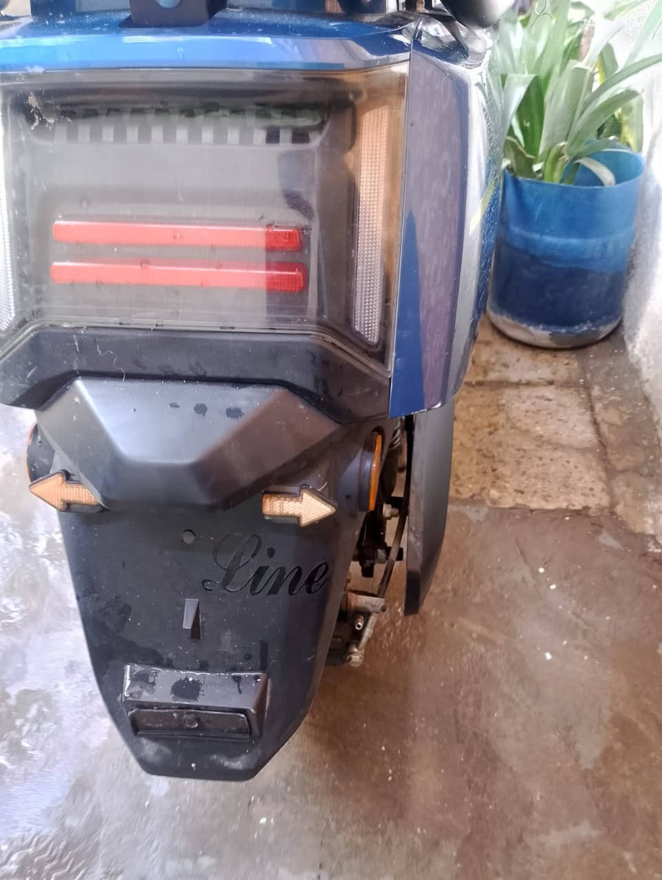 السلام عليكم دراجه جدا نظيفه للبيع شراي يتصل مكانه بغداد
***********
