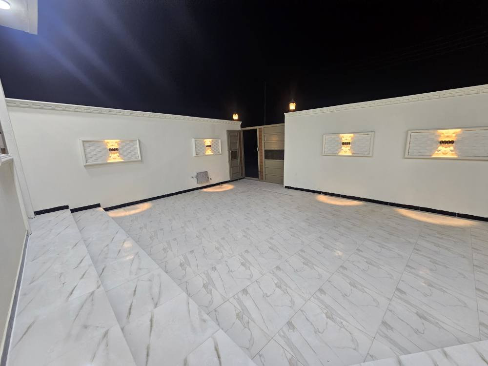 🔷 دار حديث وجاهز للسكن للبيع
📐 المساحة: 250 متر
📄 الطابو: زراعي عراقي

🏡 المواصفات:

3 غرف نوم

صالة واسعة

مطبخ

دوانية

صحيات

كراج

حديقة

💡 الخدمات المتوفرة:
ماء – كهرباء – شوارع تبليط – سوق – مدارس – إنترنت

📍 العنوان: البصرة – أبي الخصيب – محيلة

💰 السعر: 130 مليون وقابل للتفاوض

📞 للاستفسار: *********** البصرة, العراق
