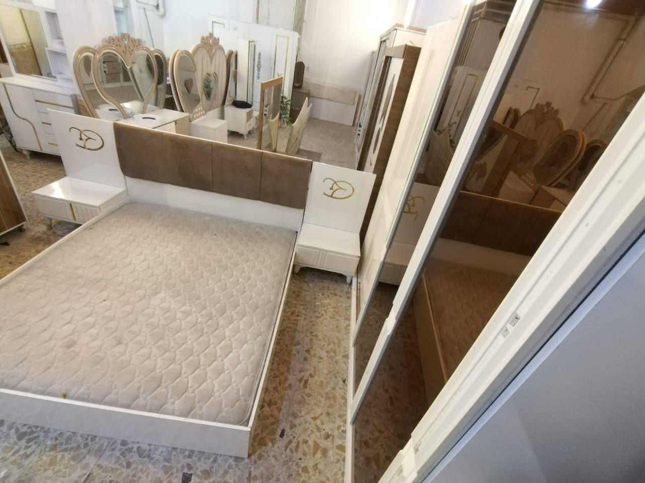 ٣٧٥ الف مع النقل والشد الطابق الأرضي داخل محافظة النجف الاشرف *********** ***********
