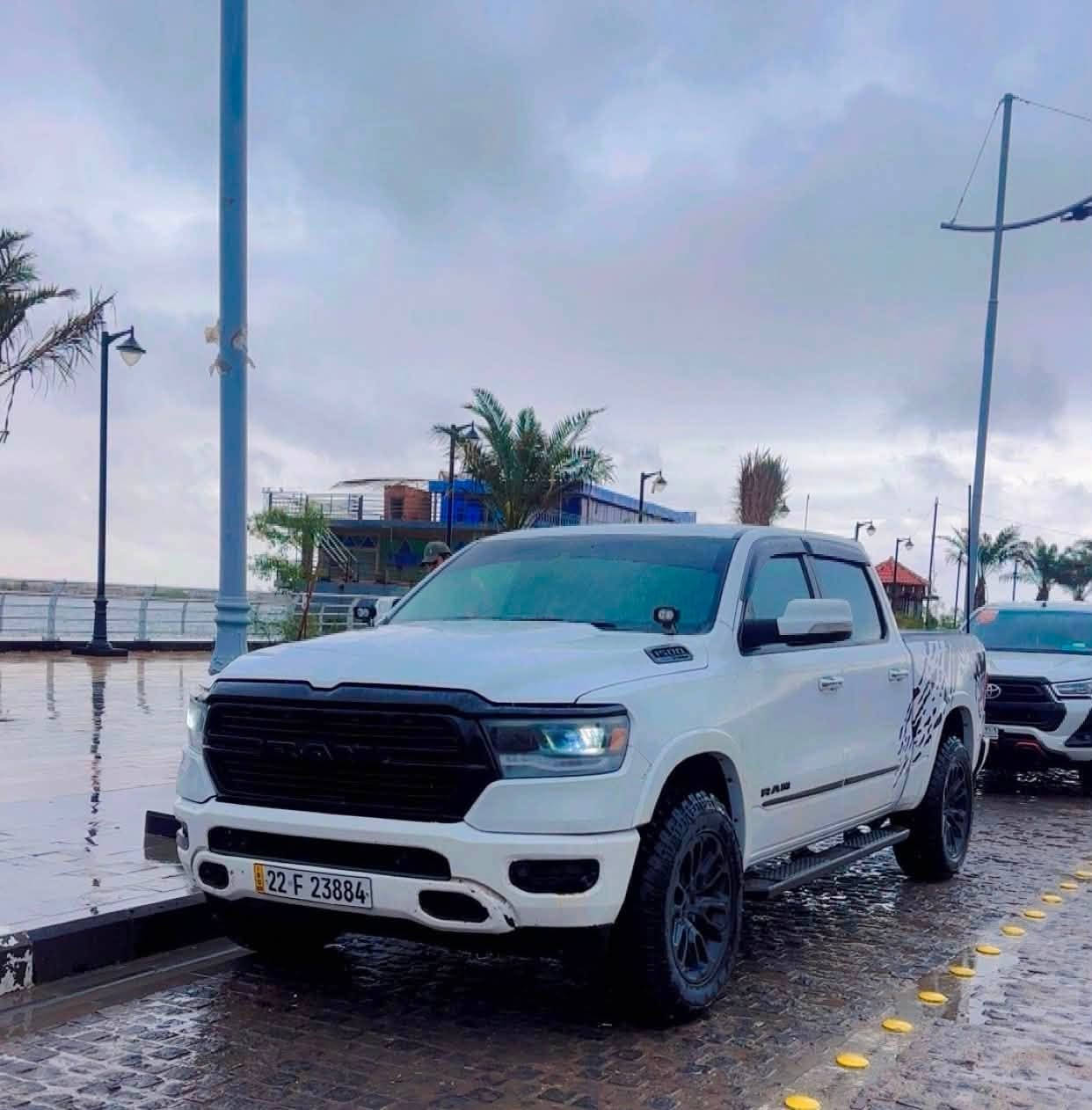السياره فقط جاملغ  بدون صبغ بدون ايرباك بدون لغد بدون شاصي
للبيع 
***********

المحرك 5700 تنفس طبيعي 8 سلندر هيمي

بجم امامي زينون بلادي عالي ناصي

نقاط عمياء بالمراية

ترحيب ذكي

بكلايت LED بلادي

شاشه كبيره ( تيسلا) للتحكم بوضعية السياره 

بانوراما

هاند بريدك  بصمه

جامله خلفيه كهرباء

مرئات جانبيه كهرباء

بصمة تشغيل ودخول ذكي

تشغيل عن بعد

باب البدي كهرباء او يدوي حسب الرغبه

مقاعد تدفئه وتبريد

مقاعد كهرباء

منافذ USB امامي خلفي

ليد نهاري 

المرئات الجانبيه طي

داخل جلد

اشاير بالمرري

بجم زينون بلادي+ بكلايت LED

المرئات الوسطيه كهرباء ( تعتيم) 

الإضافات 

سابيدر خلفي

سبيرات 

غطاء بنيد سلايد 

منظمة غاز 140 لترا ايطالية 

دوسات جانبية 

ترفيع 2 انج
