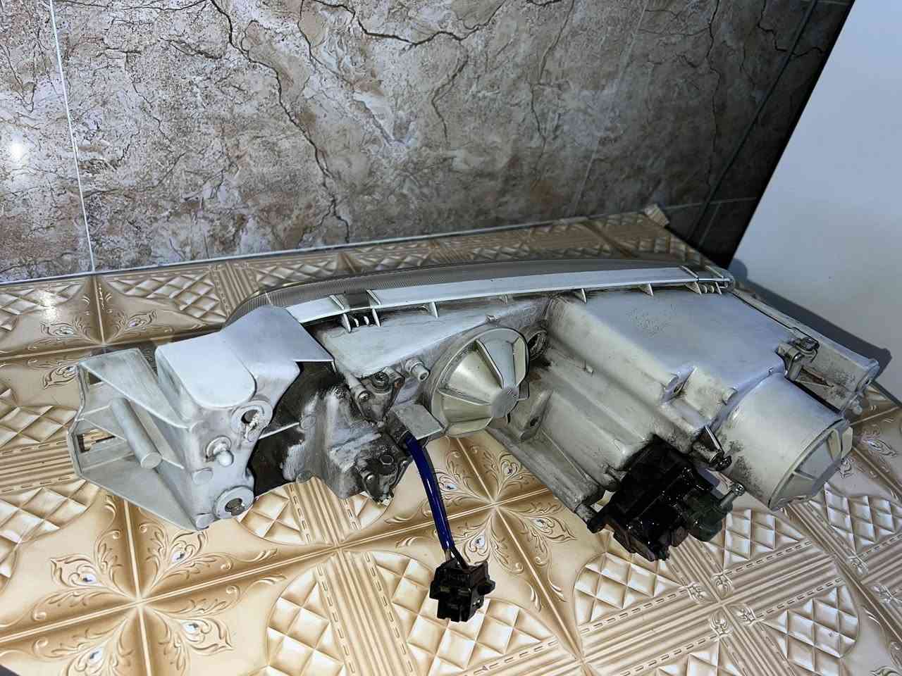 سلام عليكم اخوان لايتات مازدا بلاد شركهً اخو جديد بدون أي عيب سعره 125تحياتي للجميع***********
