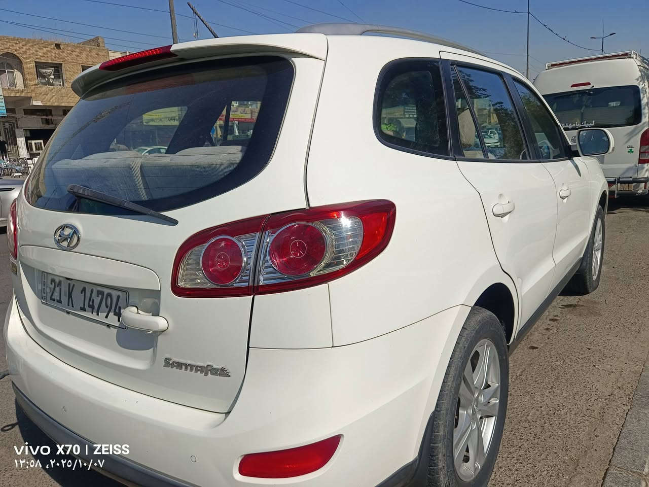 السلام عليكم للبيع
مره خصه الادمن المحترم 
سنتافي موديل 2010 خليجيه 
7 راكب 
3 قطع تبريد 
فتحه سقف 
مري شفط 
محرك 4 سلندر 
كامره وشاشه وحساس 
مكفوله بدون صبغ وبدون فتح وبدون بارد ماعدى بل باب الخلف السايق بي ضربه بصيطه وعايفها على وضعها مامصلحها يحتاجلها بارد فقط 
رقم نكليزي سنويه لحد 2030 وهزه جديده 
مكاني بغداد السيديه 
السعر 145 وبيها مجال ان شاء الله 
***********
