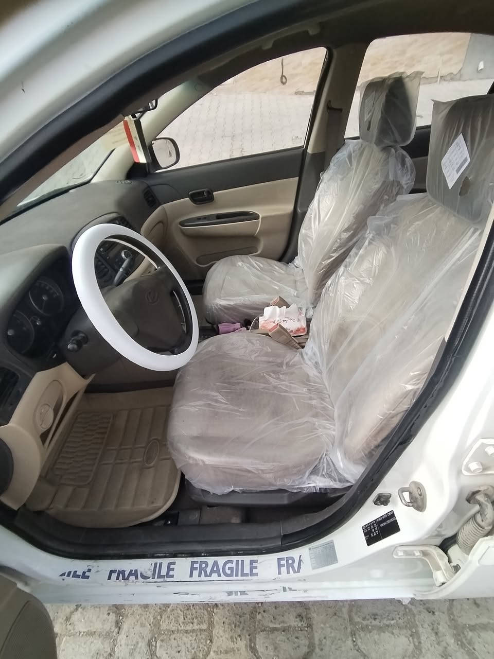 السلام عليكم اكسنت ٢٠١١ سياره جديده وحلوه مكينه ١٦٠٠ مكفوله بيه فقط بارد بلبنيد كما موضح بلفيديو ومكانت تكحيل كير مكينه حداديه جديد خير من الله السياره كلش حلوه السعر ٩٦ وبيه مجال قليل مكان السياره نجف حي الميلاد  للستفسار ***********
