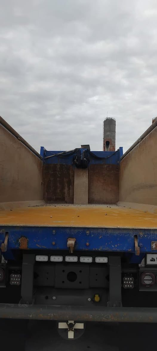 السلام عليكم بدي للبيع الطول ٦٢٠ موديل ٢٠٢٥ جديد للاستفسار ***********
