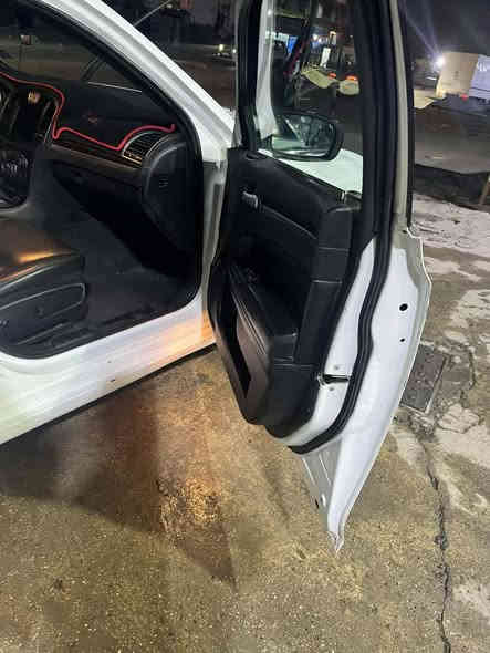 سلام عليكم  اوباما c300 موديل 2016 رقم بغداد وحسب المواصفات  المعروفة للبيع بأسمنا تحويل بعد اكمال الهزة رقم بغداد بيها اربع قطع او خمسة ابيع مصبوغة عام  وحسب السونار الموضح بالنشر السيارة خير من الله بس عوزها ملاحظات ماجذب بالبيع الي تصير نصيبة افهمة ويدلل علية. السعر ١٦٥$ مجال بسيط  للاستفسار***********  ابو علي . بغداد
