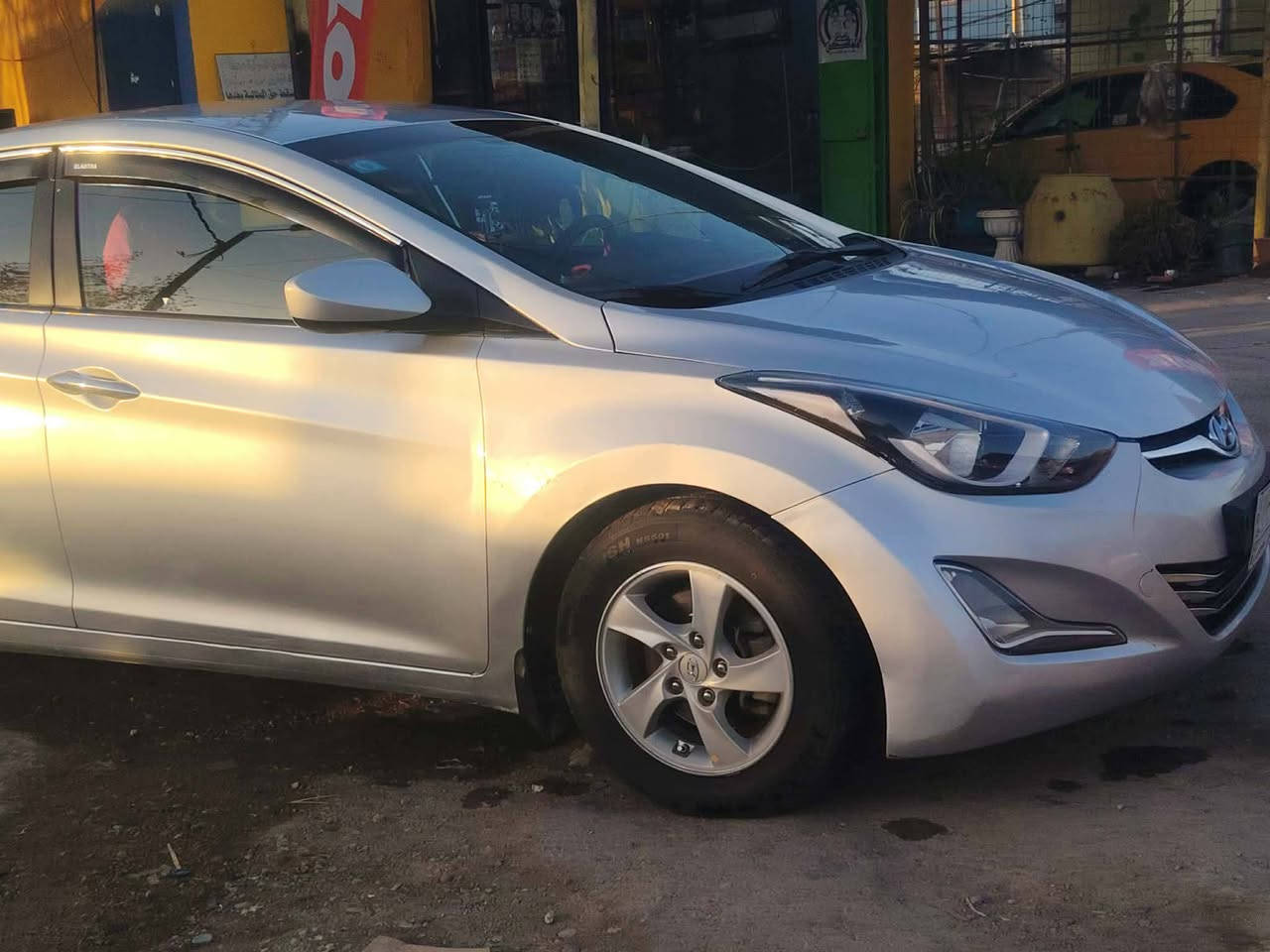 النتره موديل 16 امريكي  جاملغ  وجزء من باب الصدر تصليح فقط بدون دواخل بنيد مصبوغ  محرك  2000 دوش سنويه ل 29  بسمي تحويل مباشر السعر ١١٣ وبيهه مجال مكلف في النشر ***********
