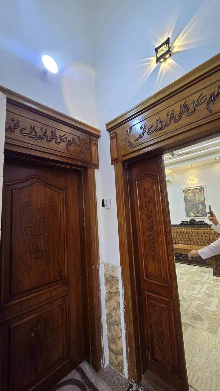 توفر دار سكن البيع
العنوان البصره القبله ساحت رمل

مساحه 300م

تكون 9غرف صاله ديوان صحيات 

السعر 600مليون وقبل التفاوض

الستفسار تصل ***********

ابو عباس
