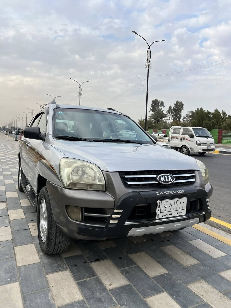 السلام عليكم سبورتج 2008 رقم بغداد
السعر ( 99$) مكانها بغداد البلديات ***********

مواصفات / فتحه سقف/ شاشه وكامره خلفيه فور ويل / تخم تاير جديد / صدر امامي خلفي جدد 

محرك 2400 دوش سياره خليجي بيها قطعتين جاملغ وباب جهه السايق باقي مكفول الشراي يتصل
