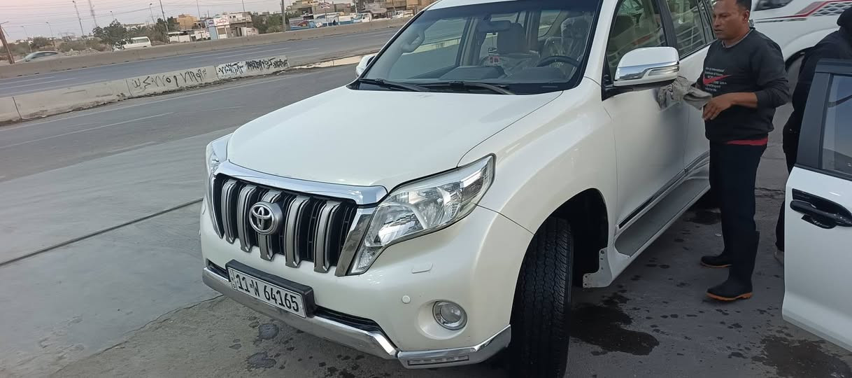 سلام عليكم لبيع برادو موديل 15فول سياره فتحه بصمه محرك 6بيه فقط شبر بارد بل باب ول باقي مكفول بكاني بغداد شارع فلسطين سعر  33 تلث دفاتر وتلاثين ورقه ***********
