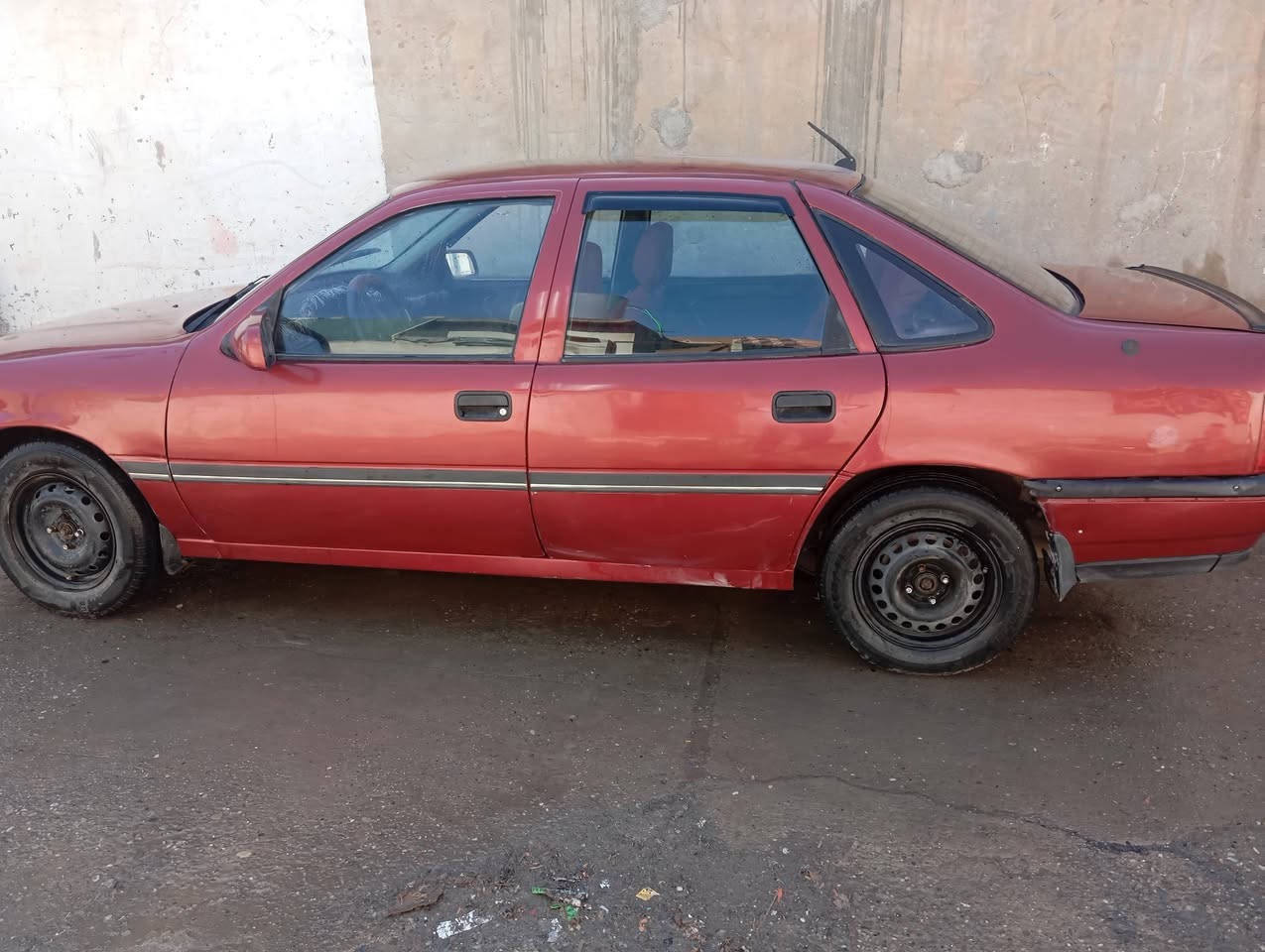 السلام عليكم بيع أومرواس  فيكترا موديل 91 لون احمر نظيف صبغ حزام وداخل كله نظيف تغليف جديد ماكينه جديد كير جديد ومكفولة من كل شي بقية التفاصيل عالرقم
. هذا رقمي***********
