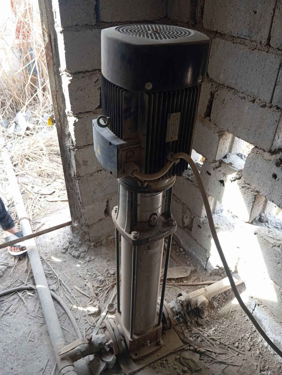 السلام عليكم
غراض محطه غسل للبيع كامله تفاصيل 
بوري غسل  مغلون حديد 
خزان 36 صهريج
رفوف 25 متر طول 3 قطع
مولده كيا شغاله 
مطور ضغط عالي 6 صونده  جديد مستخدم قليل
كمبريس هوى 500 لتر مستخدم  
مكاني حله.. طريق حله ديوانيه. منطقه دبله.
***********
