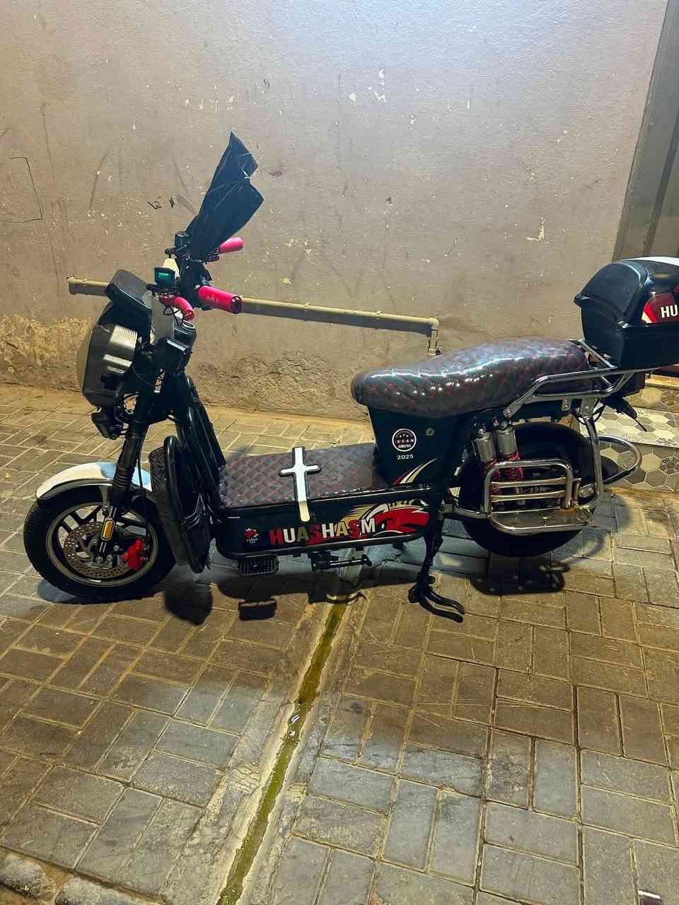 دراجة شحن هيوشا موديل 25 
دراجة نضيفة وع الفحص 
السعر 475 وبيها مجال للأستفسار مراسلتي 
 خاص او اتصل على  ***********
