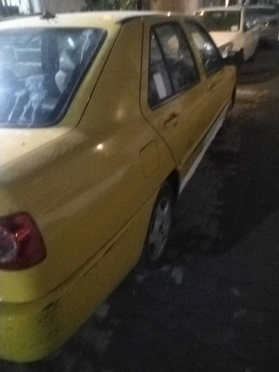 شيري م 2010 رقم بغداد ألماني محرك وكير بلادي مكفولات تخم تاير باتري جديد كهربائيات شغالة سنوية عظم عاج ابيع كوم حديد بدون  تحويل ماواصل لراعيها السياره ببغداد الحرية الثانية قرب دائرة الكهرباء
السعر 12 ورقة
***********
***********
