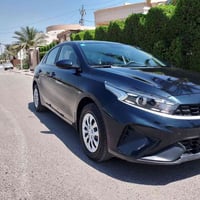 كيا سيراتو 23 سياره جديدة ماشيه 16 ألف رقم بغداد بسمي تايرات الشركه بي...