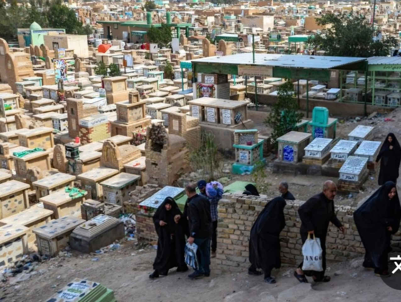 #للراغبين_آلى_زيارة_النجف_الاشرف
#مقبرة_وادي_السلام 
#يوم_الجمعة_يعني_مصباح_الجمعة 
#سعرالنفر10الاف 
#الذهاب_الساعة⏰️5:00 #صباحآ 
#والعودة_الساعة⏰️2:00 #ظهرآ 
للحجز والاستفسار الاتصال على الرقم 
***********☎️
***********☎️
#مكان_التجمع_جامع_الحكيم_قرب_العمارة_السفينة
