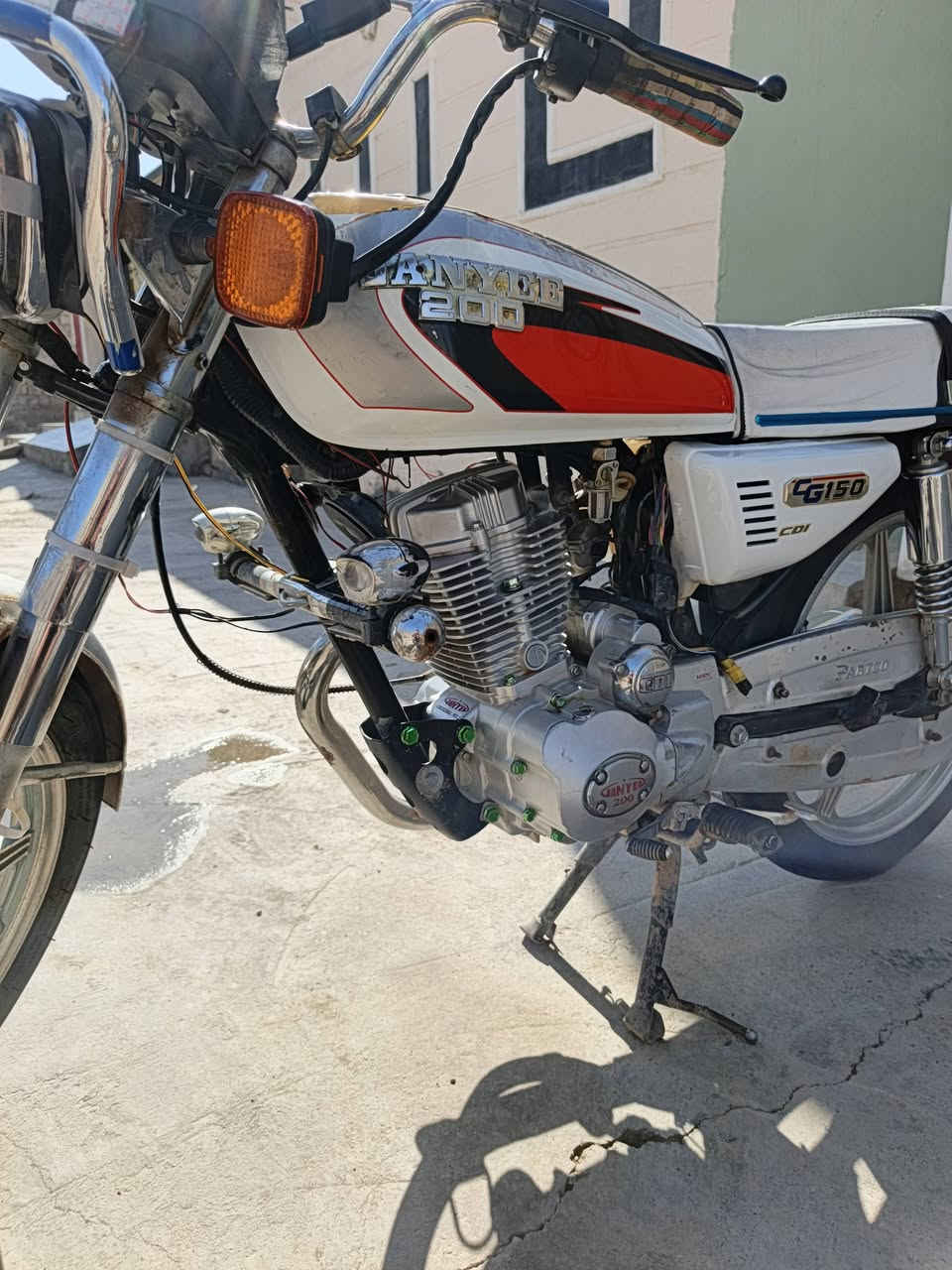 للبيع جني عدل مكينة 200
موديل 2019
السعر 400وبي مجال
 المكان منصورية الجبل 
***********
