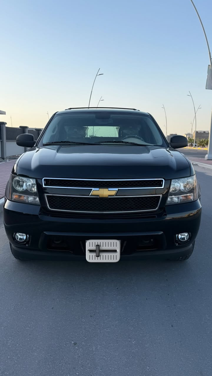 تاهو مديل 2014 اسود خليجي داخل مخمل بيجي السياره كلش جديده LT كفاله من الضربه والگص والفتح 3 قطع صبغ تجميل فقط طخم تاير جديد تبريد ثلج جاهزه من كل النواحي السعر 128$  *********** البصره
