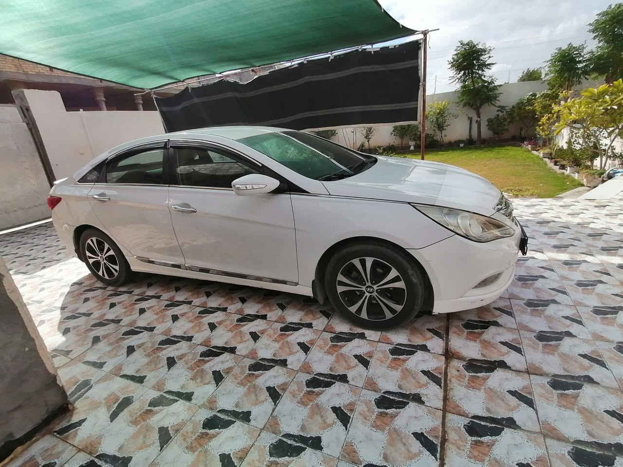 سوناتا 12 محرك2400 دوش خليجي بيها رصعه في باب السائق معدله على على البارد السياره نظيفه محرك بدلت بيه كاز كيت قبل فتره قصيره رقمها شمالي اربيل باسمي. تحويل ثاني يوم… السعر 125 وبيه مجال 
الحبانيه ‏‪***********‬‏
