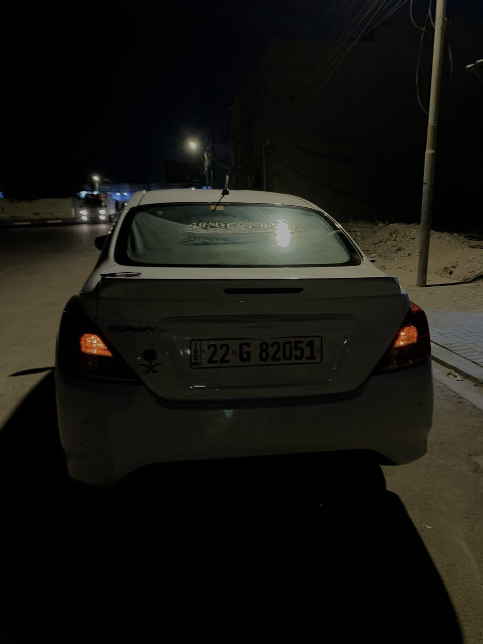 نيسان ٢٤ مصري 

جام كهرباء 

تحكم ستيرن جهتين

بيه باب صبغ وباب مبدل

وطخهً خفيفه بلعرضانيه الخلفيه

سياره ماشيه ٧٣ مكينه كير على وضع شركه كلش مراوس لو بيع 
السعر ١١٥ وبيه مجال 

واتساب ***********
