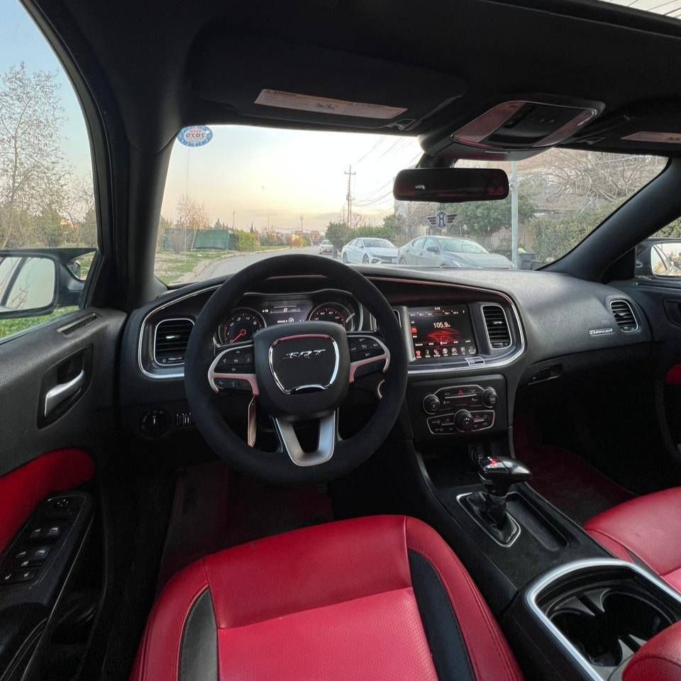 دۆج چاڕجەر 2017 مواسەفات SXT پڵەس
مەکینە 6 پستۆن
فول مواسەفات
سلایت و شاشە گەورە
ناو سۆر کوشین جلد
سەیارەیەکی بێ کێشەو بێ مەسرەفە 
و ‎127 ڕۆیشتووە
سەنەوی تازەیە و تەحویل بەشەرت
ئێرباگ نەتەقیوە بەشەرت
بەردی ئەگزۆز بەشەرت
تەنها بۆنیتی گۆراوە بۆ جوانی
 بۆنیتەکەی خۆشی لەگەڵە

سـعـر : لە کۆمێنت داوابکە ڕاستەوخۆ بۆت دێت 📥 

گێر و مەکیەنەی بەشەرت 
هیچ کێشەیەکی تێدا نییە 

ژمارەی خاوەنەکەی 
***********
