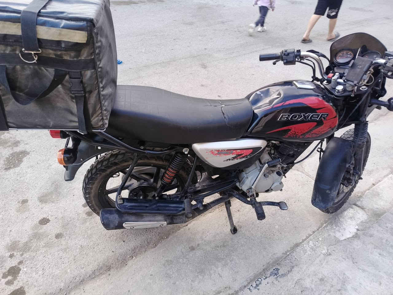 سلام عليكم بوكسر البيع مديل 23وطالعه بل 24تراجه نضيفه كلش سعره 1100 بيه مجال الشراي *********** البكان بغداد الحسينيه
