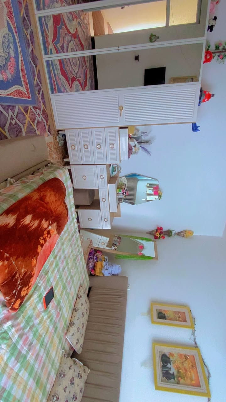 غرفه تركيهً للبيع جديده كلش اخذتها ب٣ونص اريدها بواحد و٦٥٠ مكان كاطون الرحمه لاتصال على الرقم ***********
