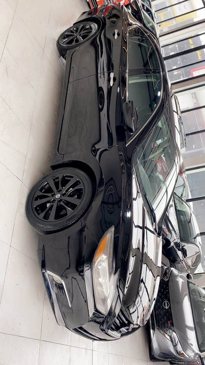 موديل ٢٠١٧ مواصفات sr رةشي قةتران و گير و مكينة و هةموو شتي بةشةرت تةقة و رةقةي بةشةرت گيري نةكرايتةوة و ٣٠٠$ غرامةي لةسةره جاملغ و بونتي بوياغه و جاملغةكي بةس كليري امريكايه و بةس بةدةنةي هةية ايرباكي سوكاني سيستةمة دةسبول بةشةرت. سعري117 ورقه و مجال 
هةولير *********** واتس اب أربيل, العراق
