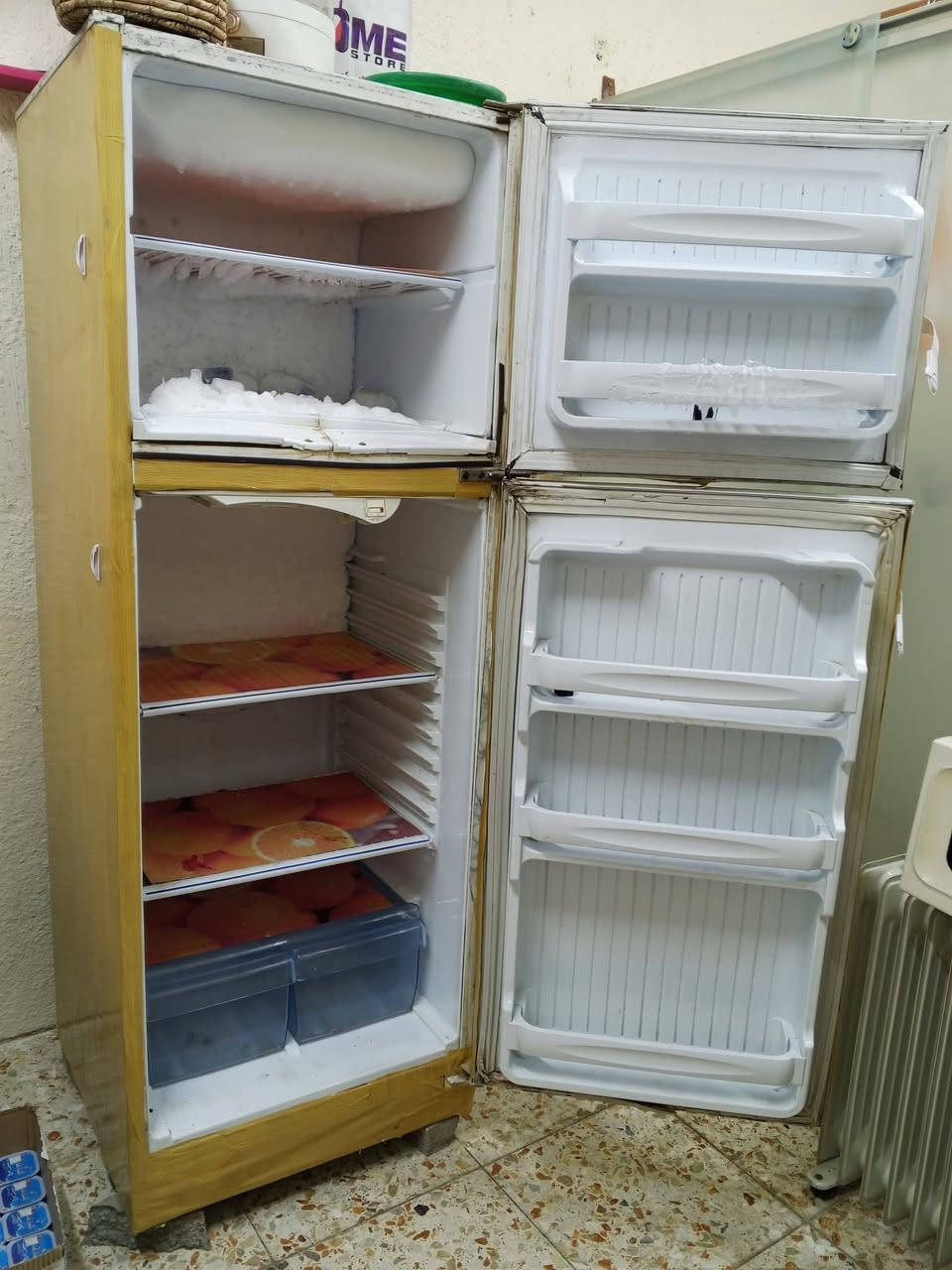 للبيع تجميد وبرودة ممتاز فوك جوه كما موضح بالصوره بس دكمه تعلي وتنصي ماكو مكان حي الجامعة سعر75
***********
