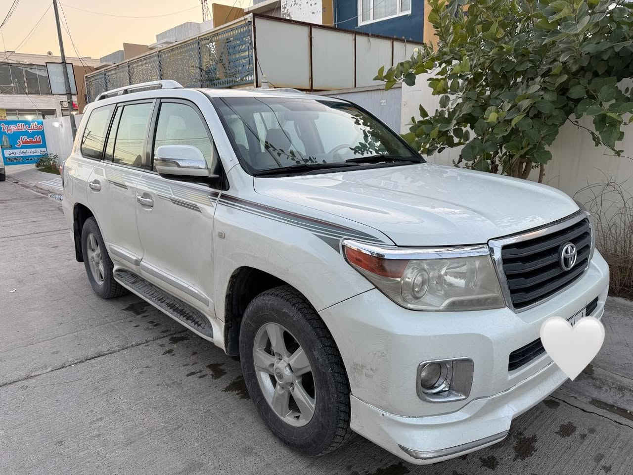 للبيع لاندكروز رقم بغداد 2008 صبغ قطعتين باب وجاملغ امامي  وباب سايق بي بارد شبر / 6 سلندر تحويل مباشر جاهزه من كلشي تخم تاير كير محرك تبريد حداديه كله جديد السعر 265 العنوان نجف ***********
