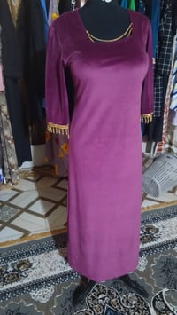 ملابس • اسعار مناسبة • دلال وجمال