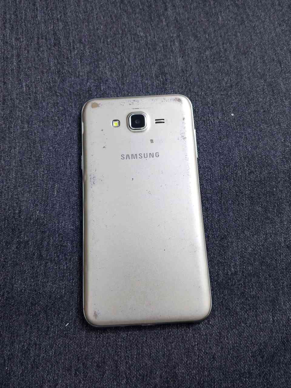 جي سفن نظيف جدا على وظع الشركه
لامفتوح ولامصلح ولابيه عطل السعر٤٠ بيه مجال 
داموك المثلث


**إذا كنت صاحب هذا الإعلان وتريد حذفه لأي سبب، رجاءا أرسل رسالة إلى الدعم الفني**