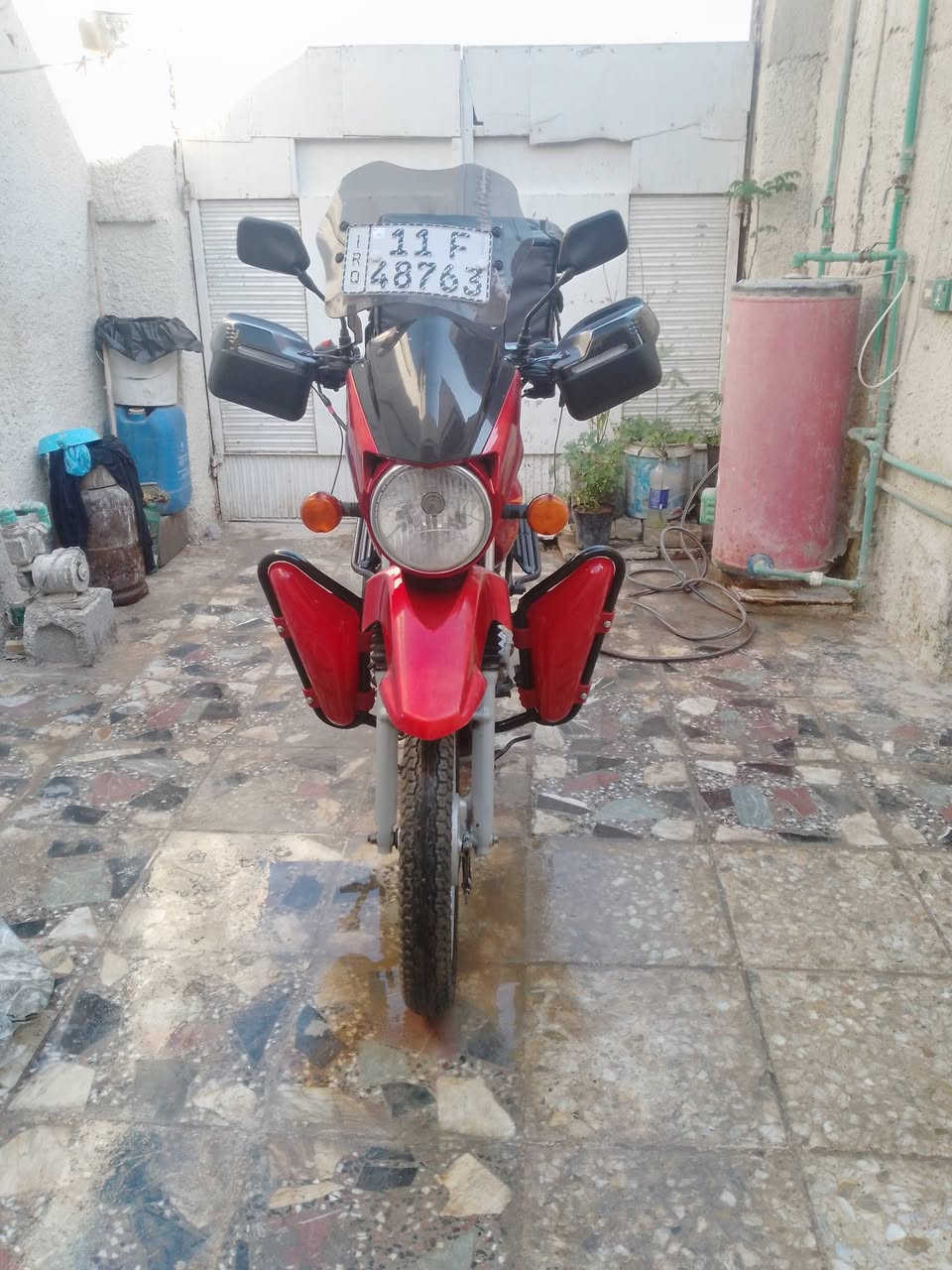 تي في اس للبيع موديل 2021 مال شركه مرقمه بغدادباسمي تحويل ثاني يوم  جديد اي نقص مابيه دراجه حلوه ونضيفه كير ومكينه مكفول برغي مامفتوح بيه سعره 2250
مليونين وربع وبيه مجال مكان بغداد الشعب
***********
