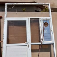 للبيع عرض مترين إرتفاع اثنين ونص سعر 75 الشراي يتصل مكلف بنشر 07722586...