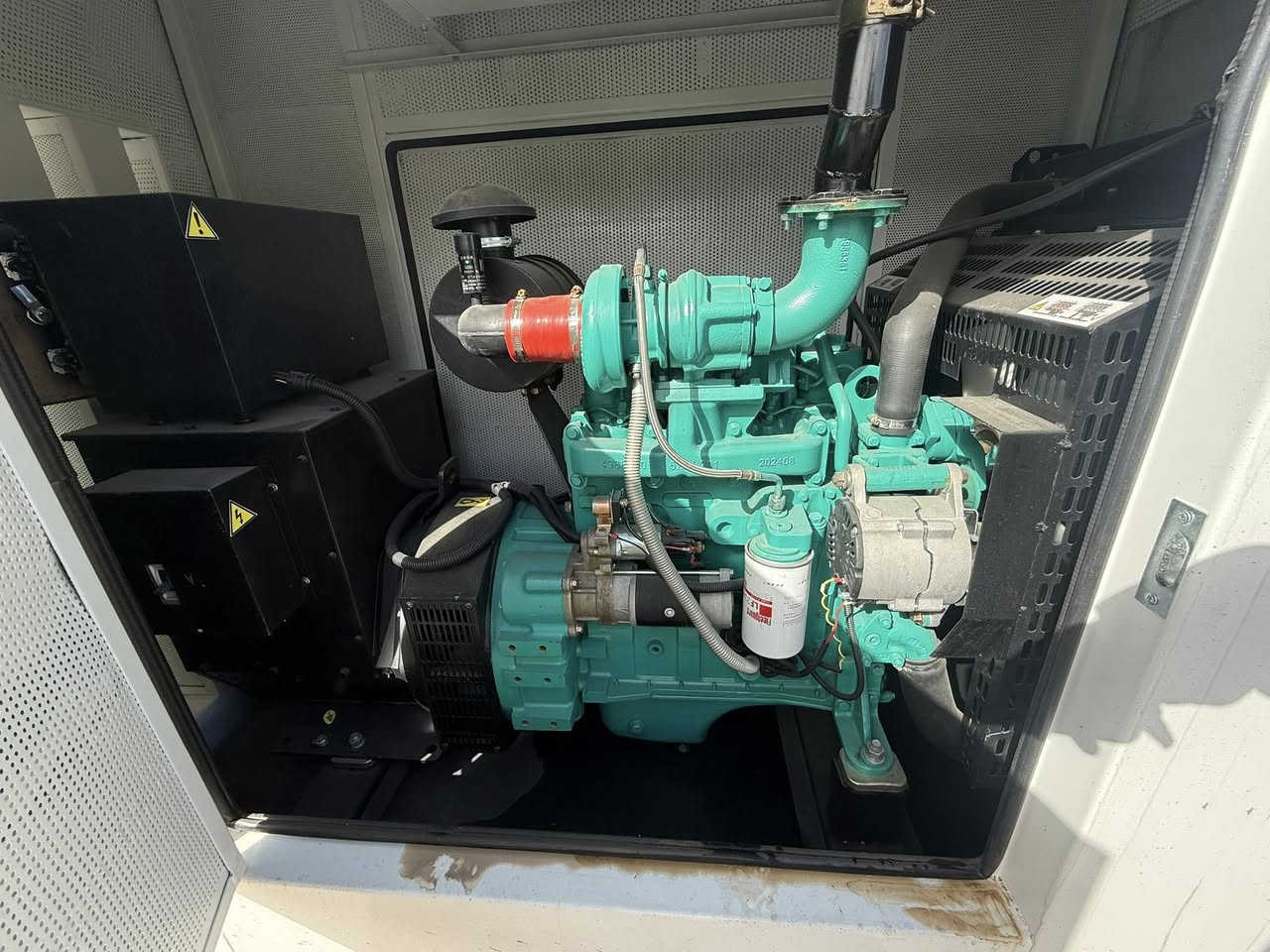 السلام عليكم
كمنز 4 سلندر. سوبر 
60kva 
ساعات العمل. زيرو 
نظام اوتو حمايه فول اوتماتيك
وضع بلاد شركة  
أربيل صناعه جنوبيه 
نظام اوتو حمايه فول اوتماتيك
وضع بلاد شركة  
🚚يوجد توصيل الى جميع المحافظات وبضمان🚚
🚚كياندن هةية بو هةموو شاركان بةكرينتى🚚
 للاستفسار:
 ابو علي 
***********
***********
***********
