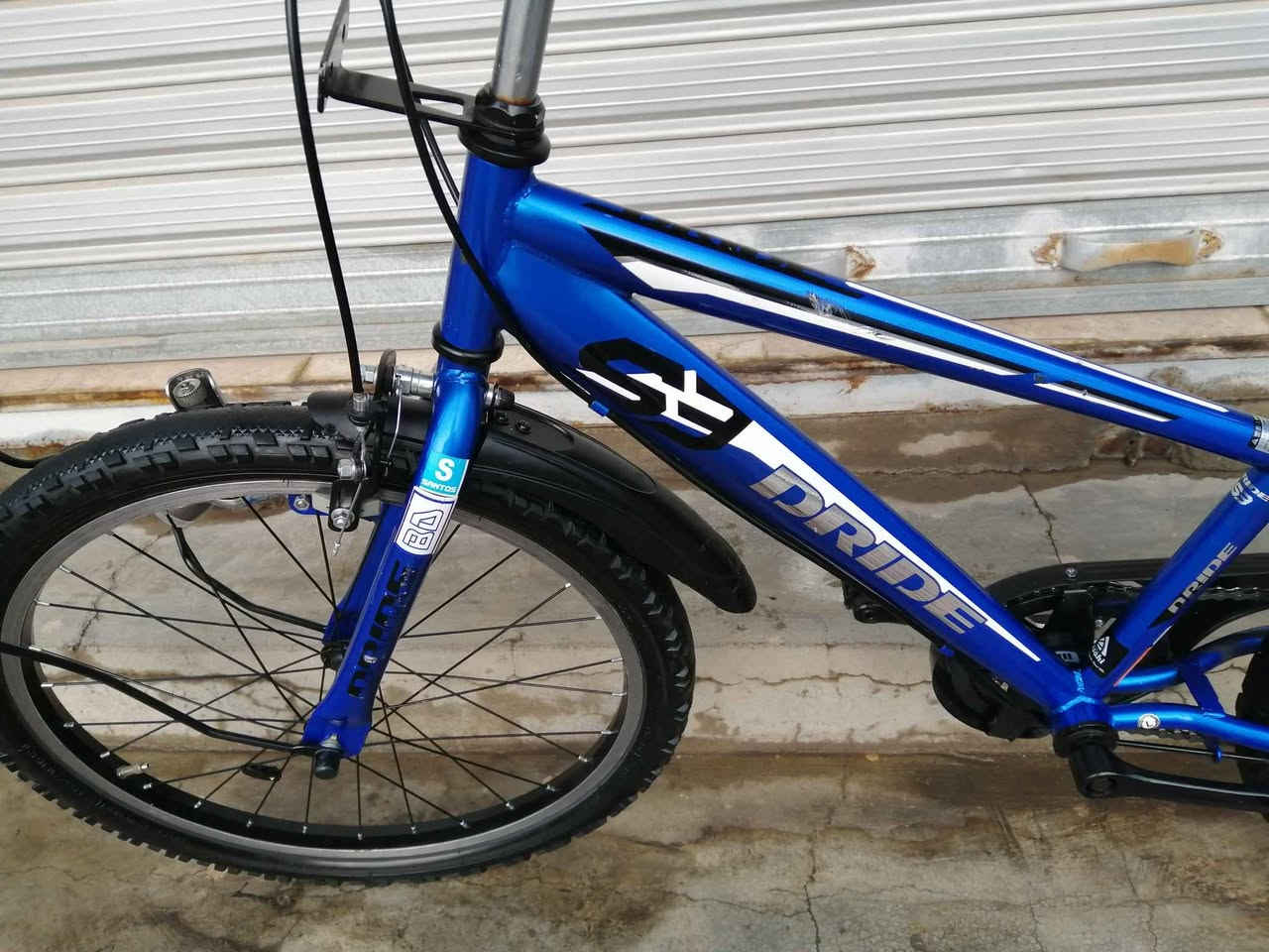 سلام عليكم
وصول وجبة جديدة
بايسكل للبيع باله ياباني حجم 22 كيمو جبلي تاير عريض سته كير ياباني اصل سوبر لوك بالكارتون نظافة100%

عنوان محل :كركوك حرية _مقابل تكية و جامع شيخ محمد _يم ملعب دولي شورجة.
رقم موبايل :***********
