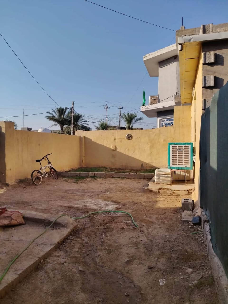 سلام عليكم بيت البيع
المساحه 250 واجهيه 12ونص.
مسجل عند البلديه مكمل واراقه
العنوان خان بني سعد حي الانتصار قرب ملعب جوهره الاستفسار  ***********
