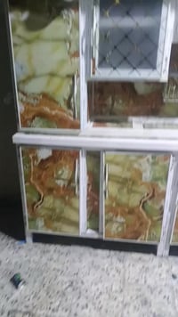 كاونتر مترتين ونص وسنك مترا و20 وملحق يعني اربع قطع كلش نضيف مابي نقص ...