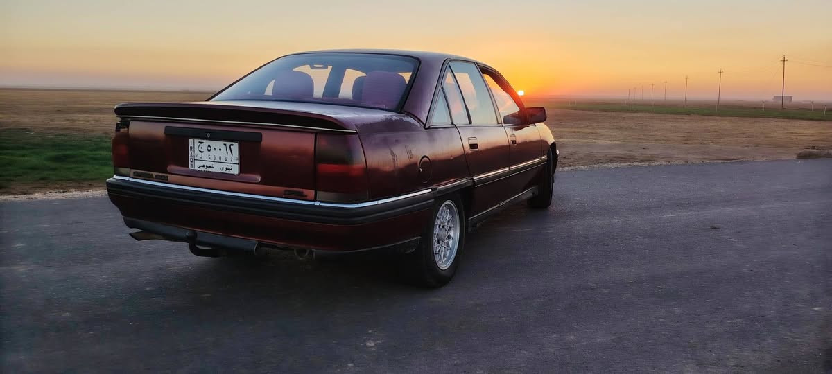 للبيع اوميكه موديل 1992 رقم نينوى سنويه 2027 مشروع وطني محرك كير كله شرط السعر 35 لاستفسار الخاص مفتوح رقم الموبايل ***********
