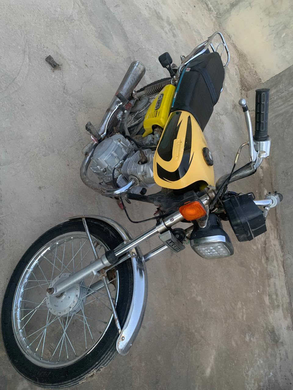 سلام عليكم دراجتين البيع تايكر مديل 2021  سعرتايكر 375بيه مجال ورشا  سعره400 2015 وراق صولي  مكان كربلاء الحسينيه رقم صاحب دراجات *********** (اني مكلف بل نشر )
