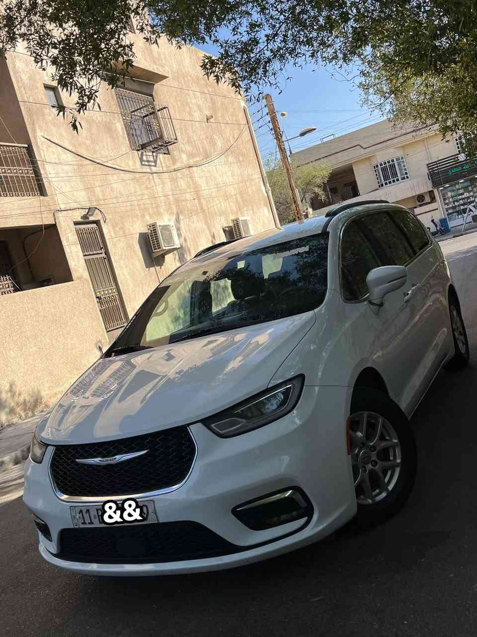 السلام عليكم للبيع باسفيكا كلايزلر 2022
وارد امريكي 

رقم بغداد بأسمي تحويل مباشر 
 
محرك ٣٦٠٠
كير ماوس 
بيبان شفط 
بصمه تشغيل وتشغيل عن بعد 
خمس بصمات 
شاشه كبيره 
رادار امامي جانبي 
فول تحكمات ستيرن وبيبان 
جنطه كهرباء
كراسي جلد وكهرباء 
كشنات خلفي Vib
ويل كروم 
شاشه اعطال 
ماشيه ٨٩
لايت زنون كشافات 
بردات خلفيه 
انضمه قياده 
٣قطع تبريد 
وباقي المواصفات المعروفه 

السياره بدون حادث كلين فقط مياه امطار جداً بسيطة السيارة داخلة للعراق تعمل وتسير شرط اي كلوب ممعلوك بيهة ولا اي مشكلة بالكهربائيات 

هنا بل عراق بيها جاملغ عكس السايق بي رش وحافة الباب مرفق السونر 

السعر١٨٤وبيها مجال بسيط 

***********
٠٧٨٠٩٥٩٥٨٣
