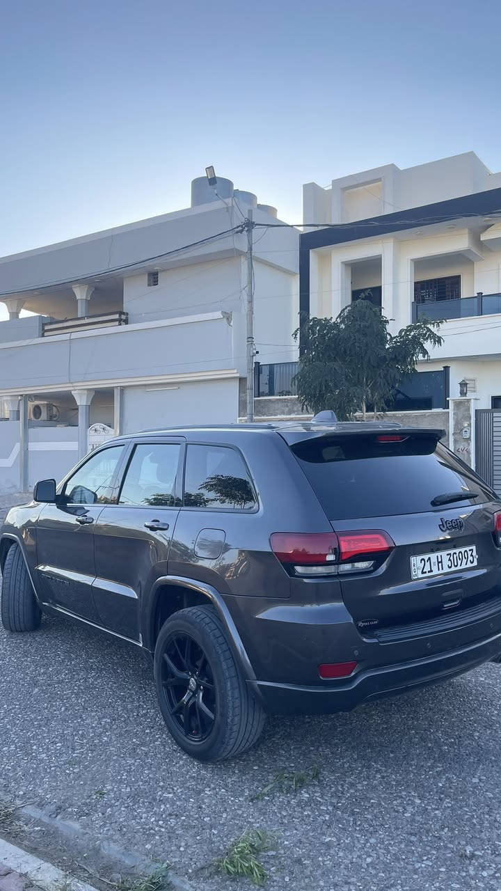 جيب بلاك توب 2020 امريكي 
الرقم: سليمانية  
مكينة: 3.600 V6
ماشي 132 الف 
موصفات 
1/ رادار امامي و خلفي 
٢- شاشه كار بلي مع كامره دواره
٣- رادار جانبي خلفي
٤- تشغيل عن بعد 
٥- نقطة عمياء 
٦- اوتو ستوب
٧- كشنات جلد اسود
٨- منضومه زنون اصلي
٩- تحكمات ستيرين 
١٠_ جنطه كهربائيه 
١١-كرسي السائق كهربائي 
١٢- كشنات تدفئه 
١٣- نضام اسبورت وايكو
١٤- ويل 20

🟪ســعــر👾 ::  265

هواي موصفات بيه الجيب معروفه
 (
فقط تبديل بنيد بلون بلادي 
بدون دواخل و بدون ايرباك شرط 

سيارة صدر جديد ما بيها دينار مصرف 
4 طايرات جديدة 

رقم صاحب السيارة
 ***********
