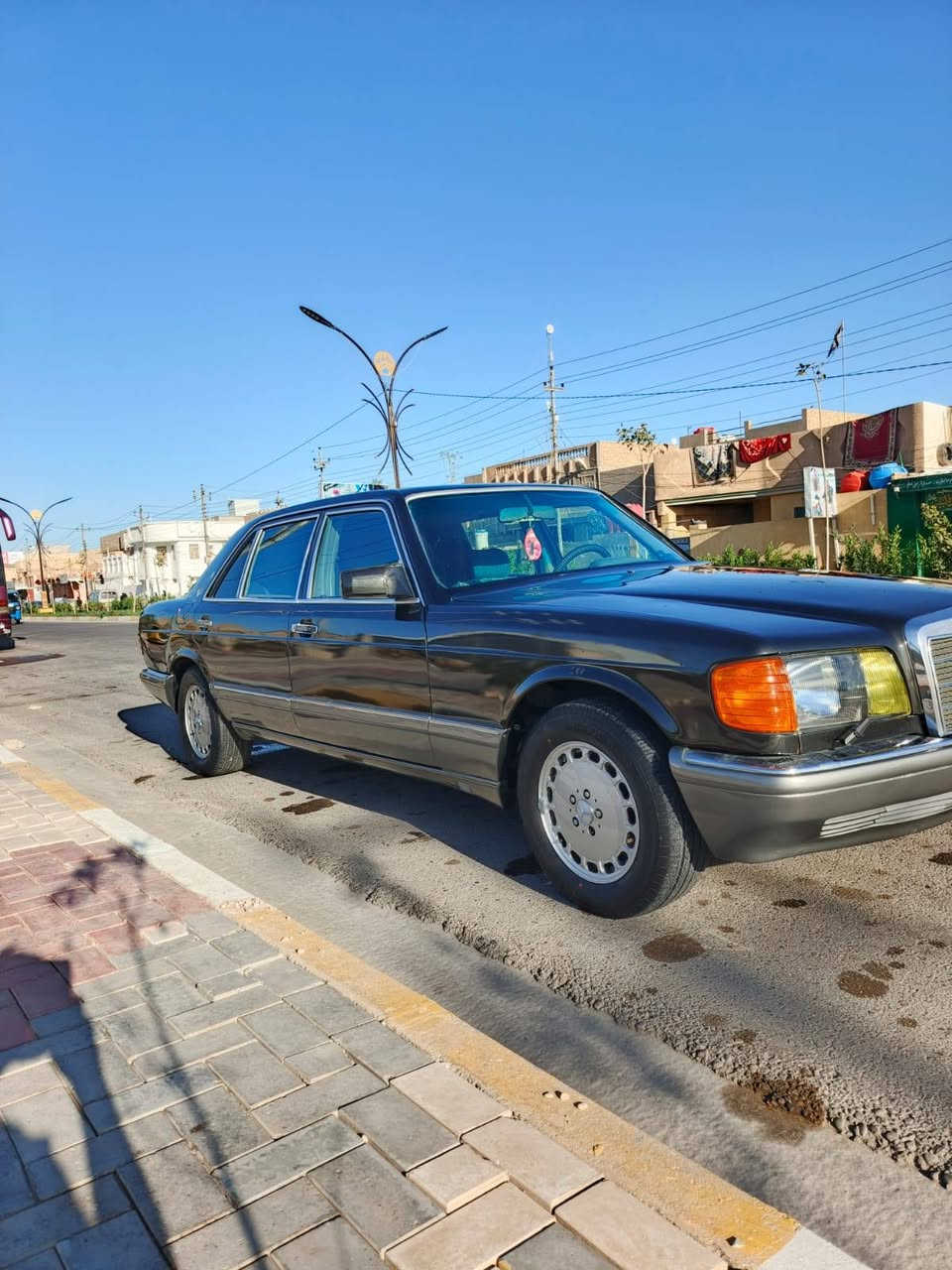 السلام عليكم مرسيدس للبيع جامبو 300 جير ومكينه مال بطه وتخم تاير وحداديه وتايرات السعر ب 58 وبيها مجال شيء قليل والسياره تعمير جديد وحتى الدواخل مدوشمه الاستفسار *********** وهذا الرقم بي بس واتساب والرقم الثاني اتصال وما متواجد على الفيس ***********
